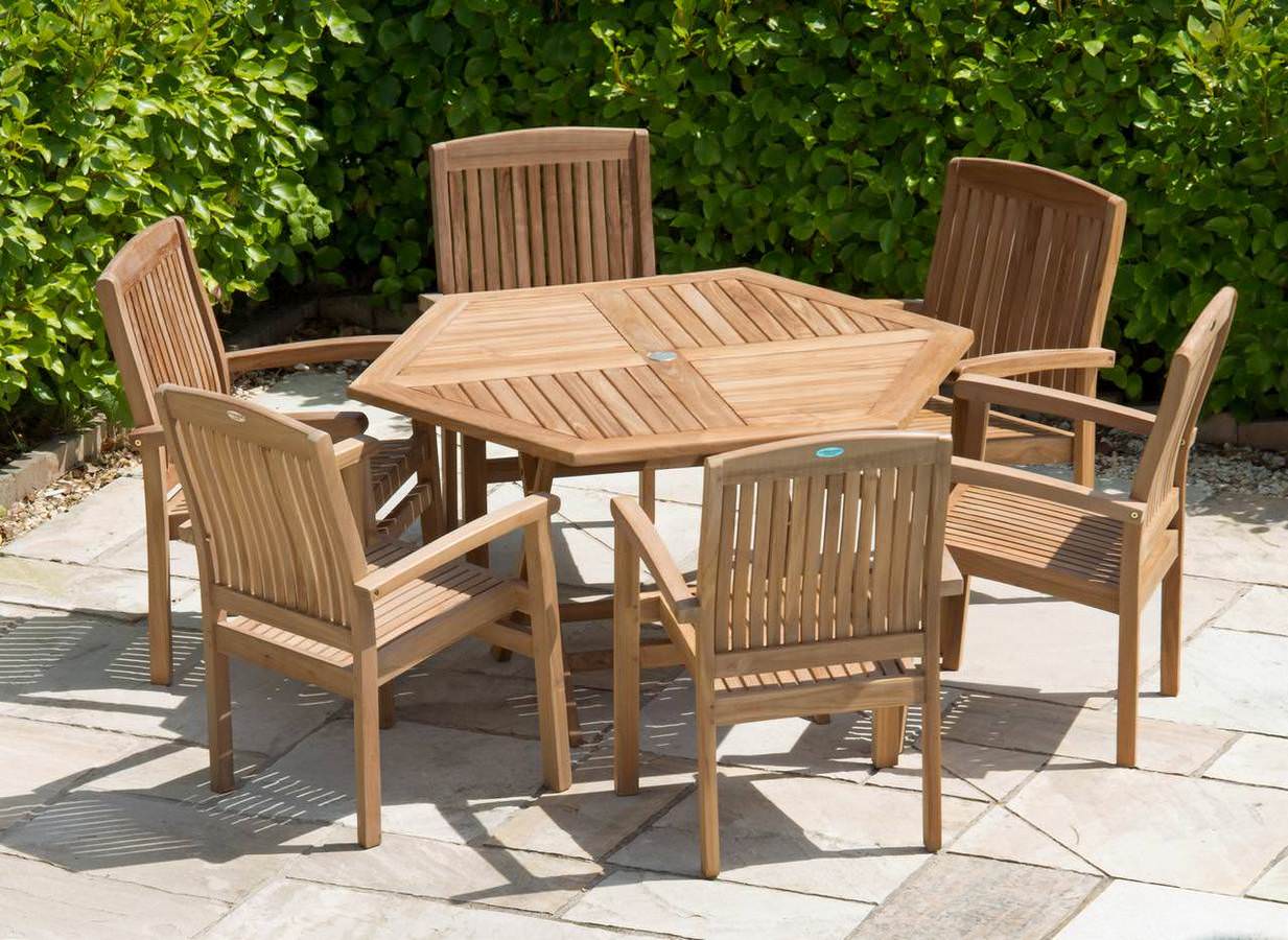 Hexagon patio table discount and chairs