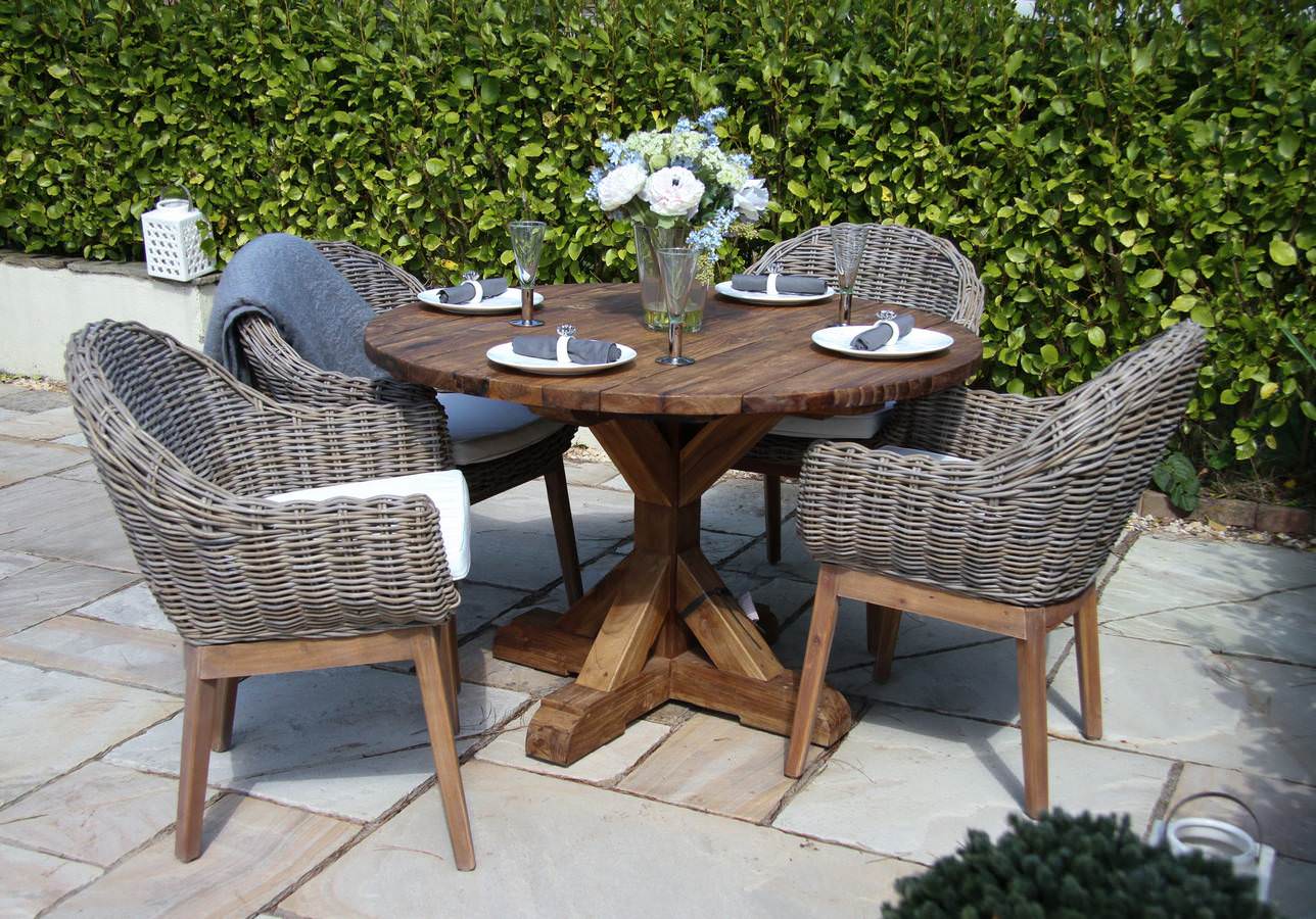 Scandi outdoor dining deals set