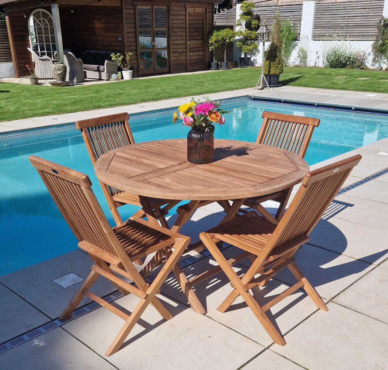 Folding round garden 2025 table
