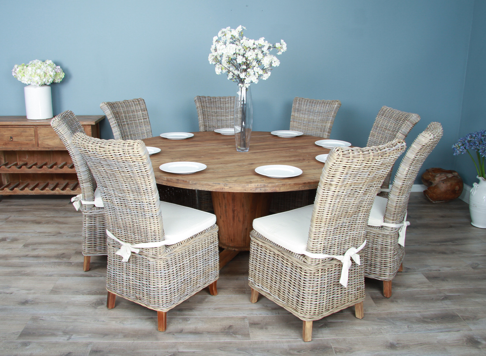Character table and chairs store