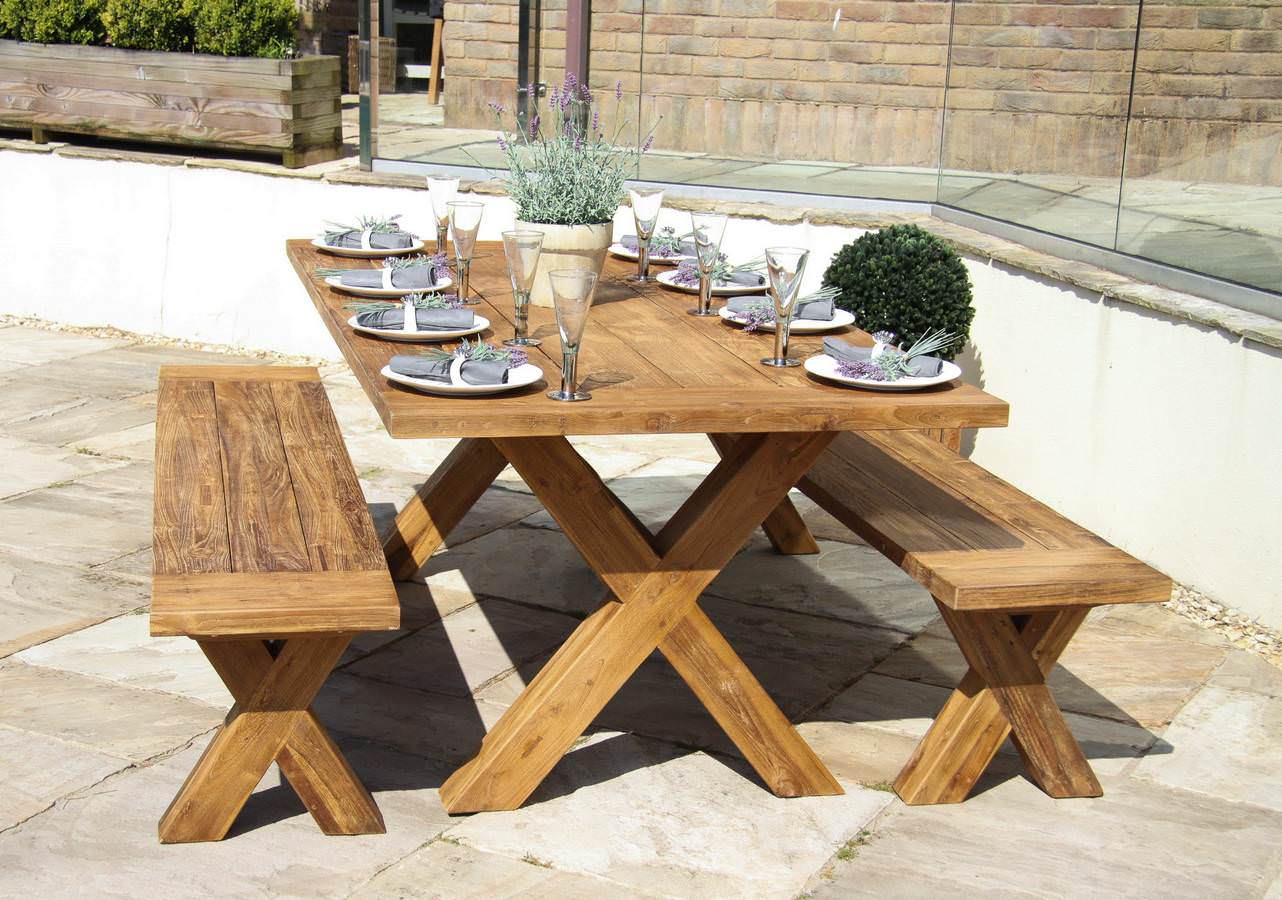 Coffee table outlet cross legs