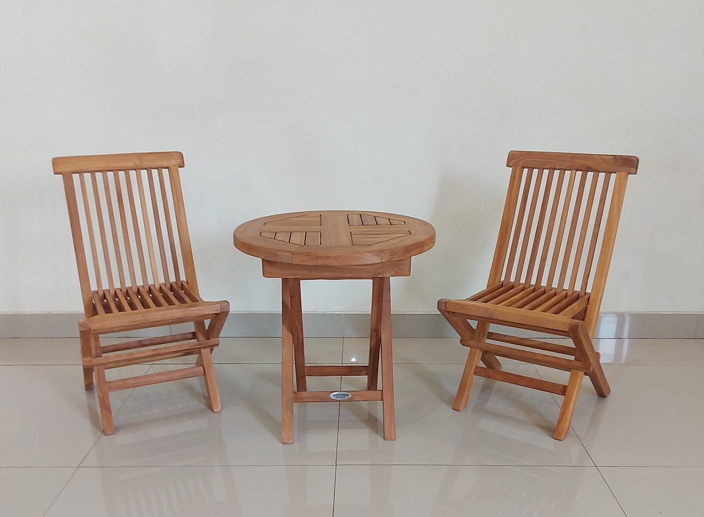 Children s 50cm Teak Circular Folding Table with 2 Children s Classic Folding Chairs