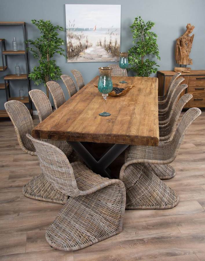 Wood dining outlet table and chairs
