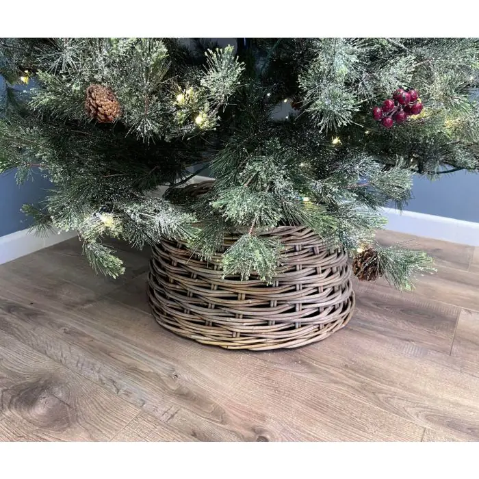 Natural Wicker Christmas Tree Skirt  - 2