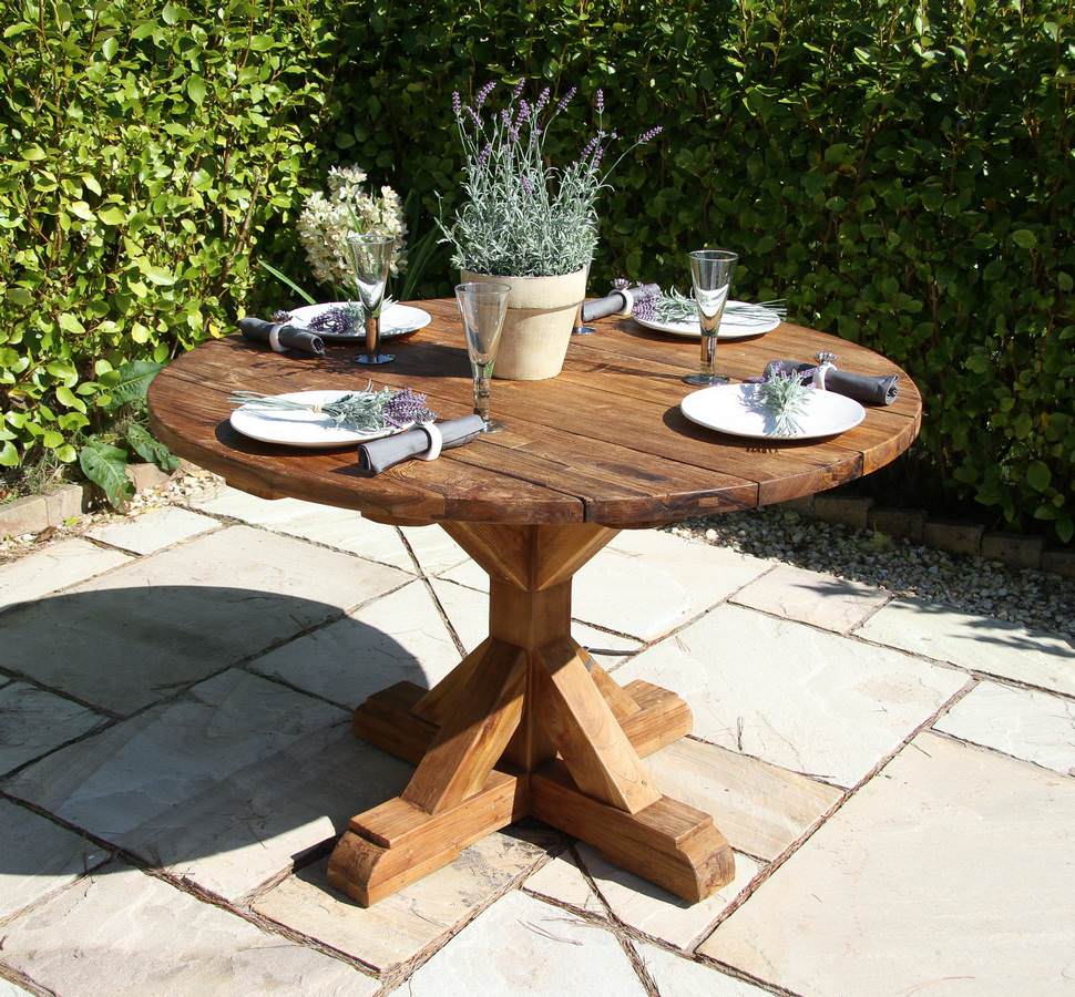 Round wooden garden shop table and chairs