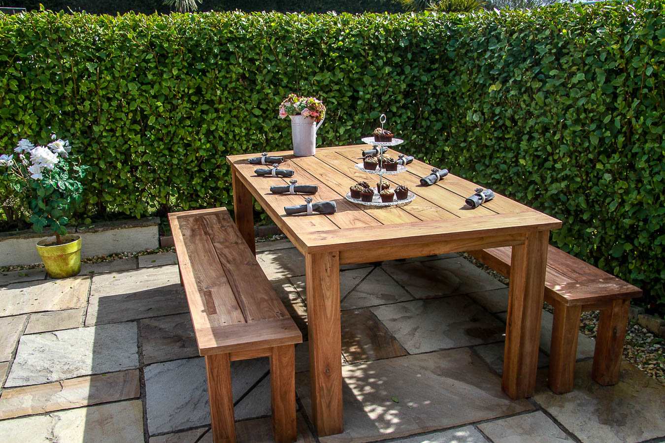 2m round garden top table