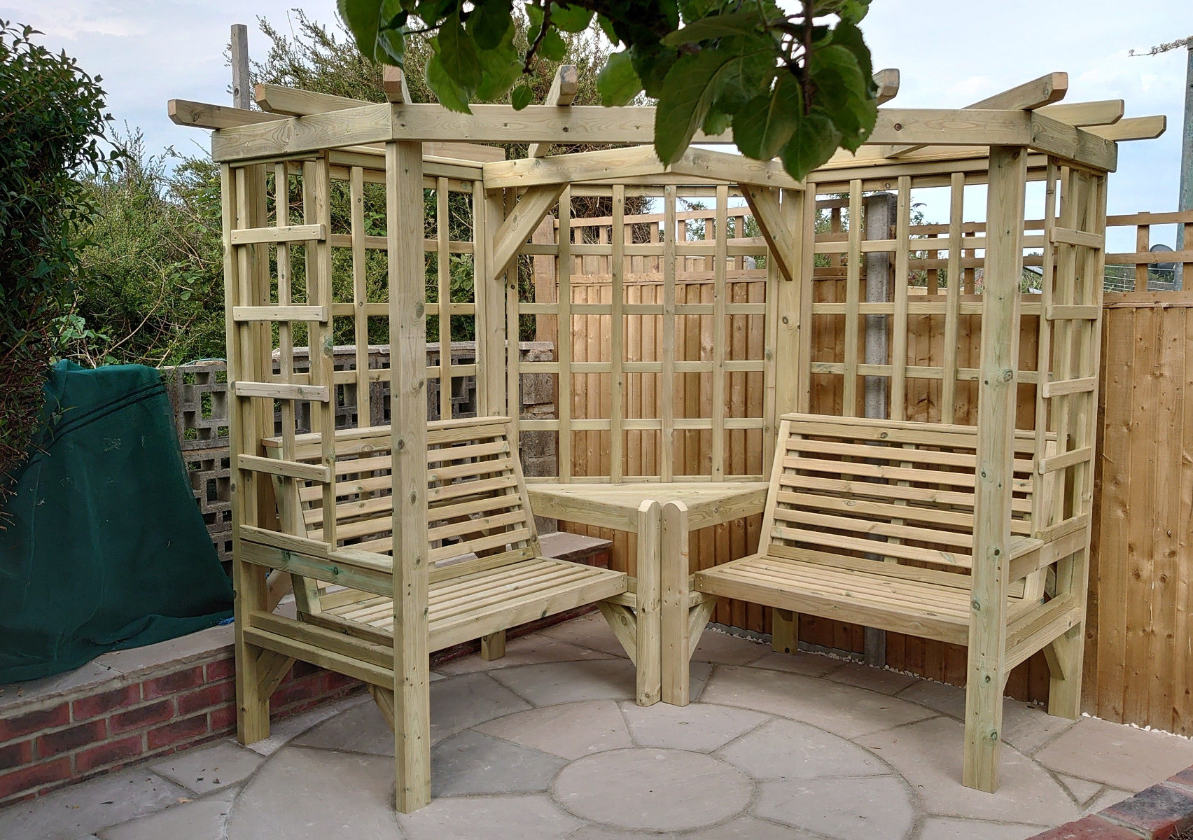 Corner garden arbour best sale seat